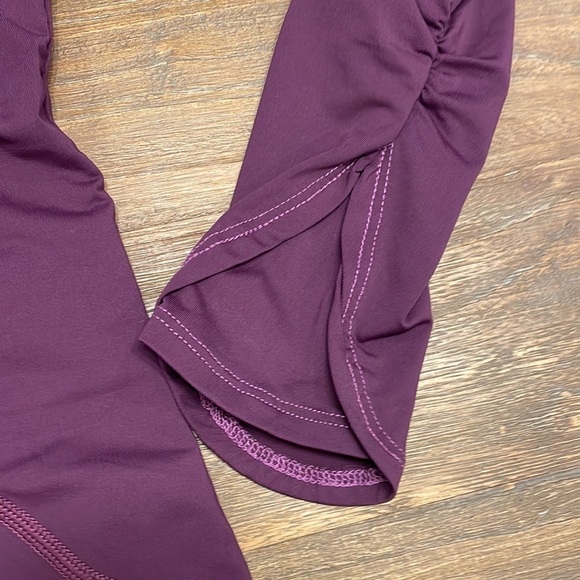 Title Nine 1/4 zip Paradigm Sports Top - Picture 6 of 12